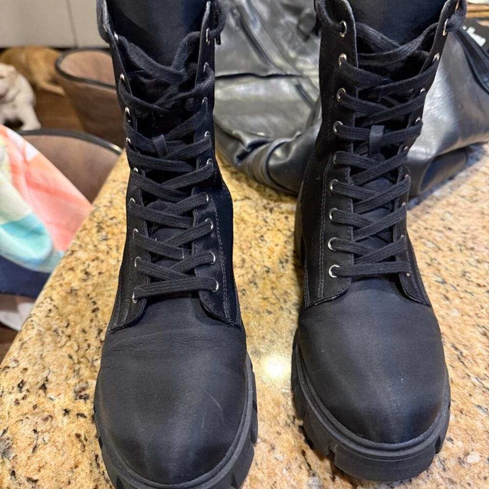 Steve madden black leather lace up boots